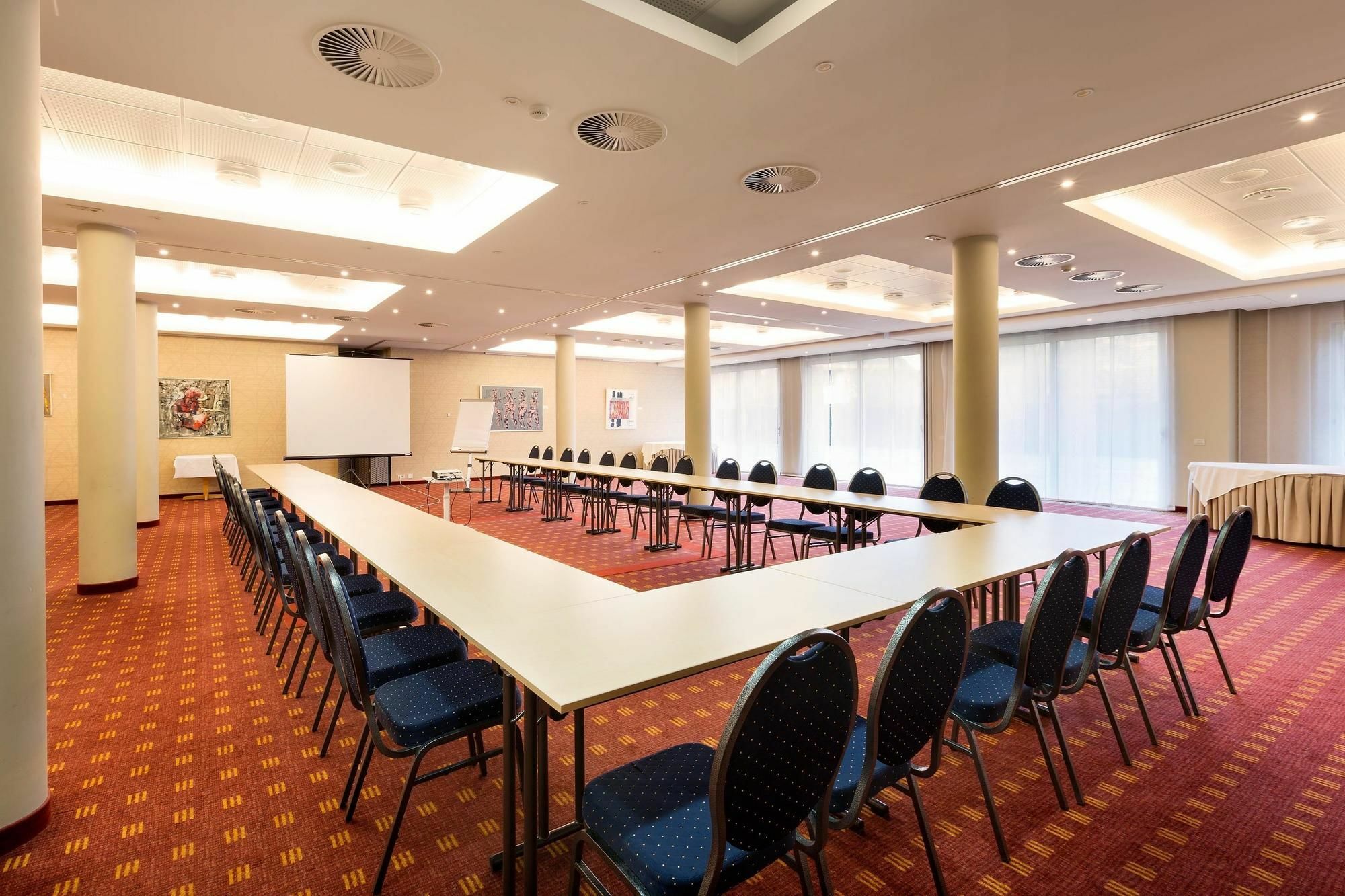 Hotel Restaurant Weinebrugge Business photo